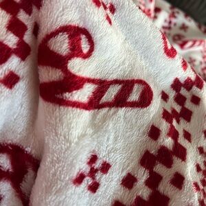 Lots of great NWT items for Christmas gifts 🎁